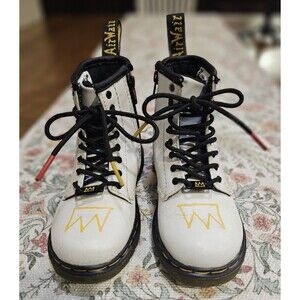 Dr. Martens Youth US Sz 9 Jean-Michel Basquiat Dinosaur Boots 1460 AirWair EUC